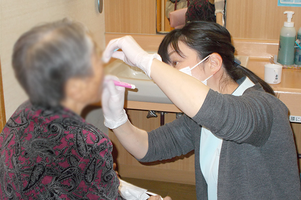 口腔チェックの様子